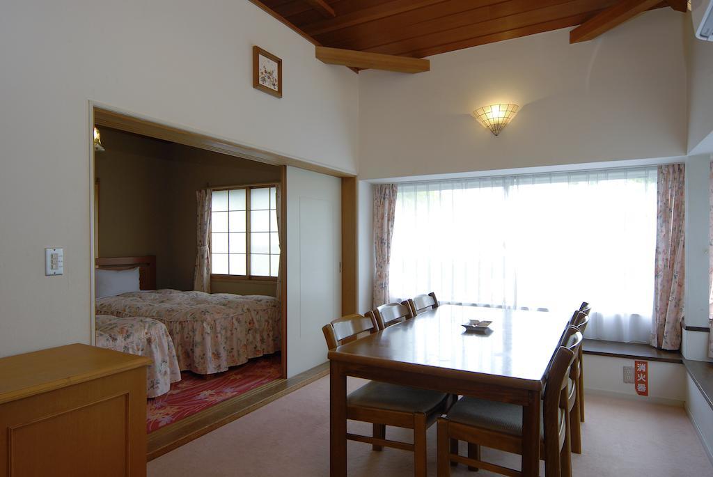 Izumigo Izukogen Dog Paradise Hotel & Cottage Ito  Rum bild